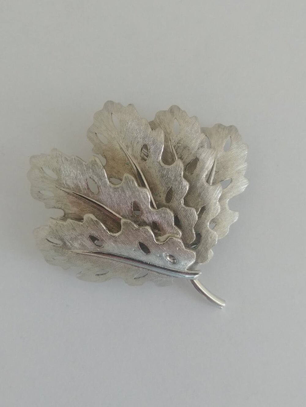 Vintage leaf cluster bouquet brooch pin silver tone